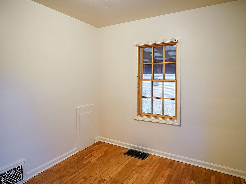 1st image of 905 Woodbine Ave