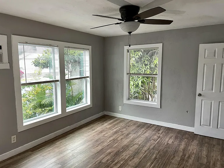 107 Washington St #5 — Photo 8
