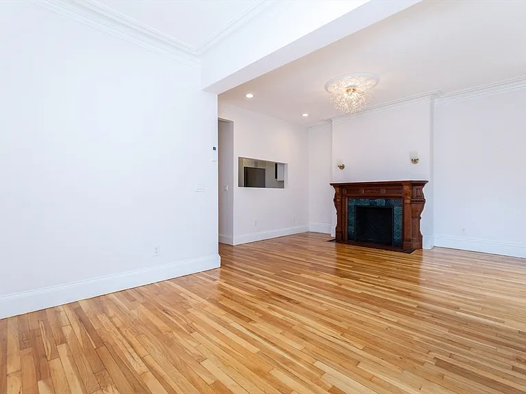 209 W Newton St #3 — Photo 11