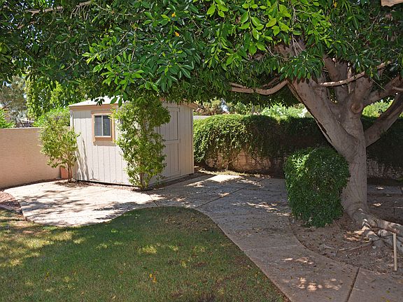 5th image of 117 W Helena Dr