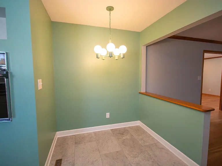 4371 Kendale Ct — Photo 8