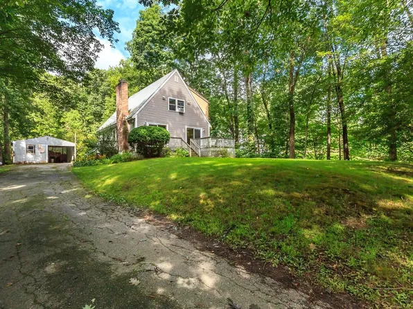 14 Emerald Drive, Derry, NH 03038