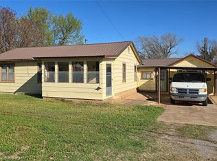 1212 12th St, Maysville, OK 73057