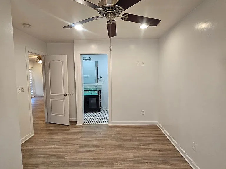 22nd Street Apartments 3015 — Photo 23