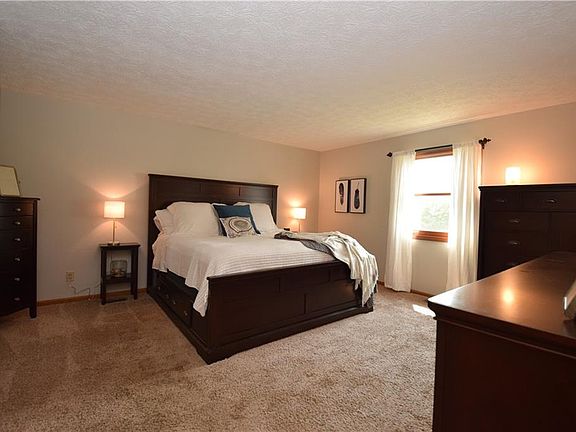 4th image of 5924 Staffordshire Cir