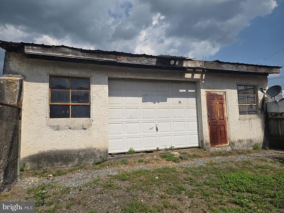 1st image of 235 Cedar St