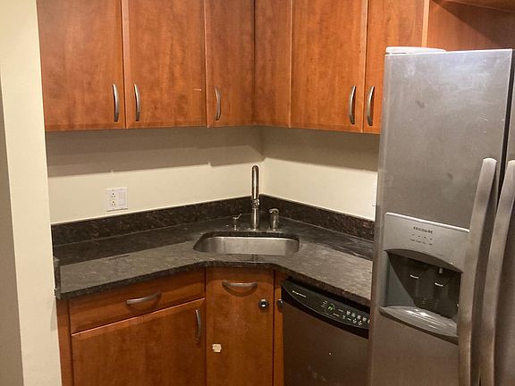 5th image of 5609 N Glenwood Ave