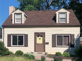 906 Roosevelt Rd, East Rochester, NY 14445