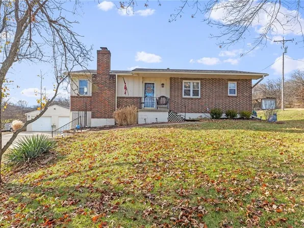 7006 Woodland Dr, Shawnee, KS 66218