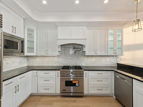 4th image of 145 Huntington St APT 3R
