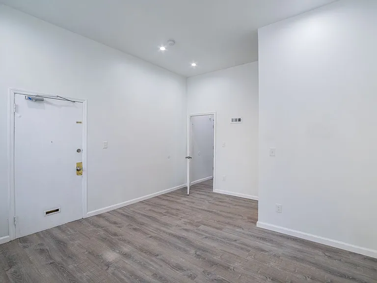 No Longer Under Management as of 4/17/26 - 1726 Pine Street — Photo 6