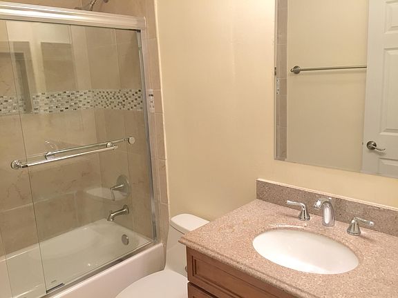 4th image of 920 N Stanley Ave #103