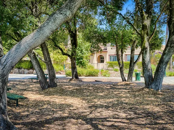 2216 Bell Flower Lane, Santa Rosa, CA 95404