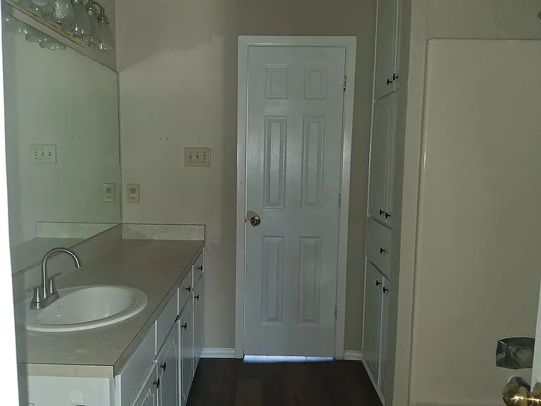 910 Southmoor Dr #910 — Photo 10