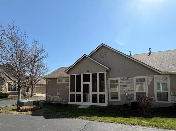 15632 S Church St Unit 1300, Olathe, KS 66062