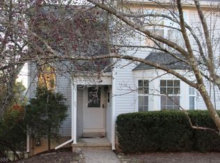 26 Green Heron Dr, Hackettstown, NJ 07840