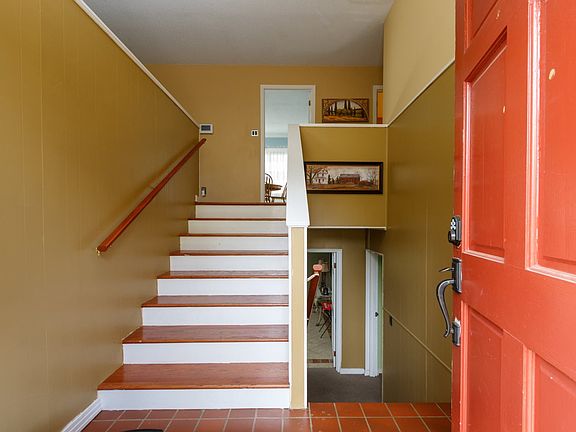 3rd image of 233 Ayers Dr