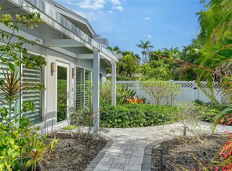 425 McKinley Dr — Photo 6