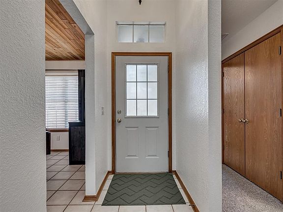 3rd image of 204 Sunrise Dr
