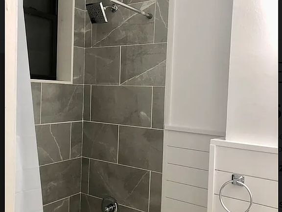 4th image of 102 E 31st St #1B
