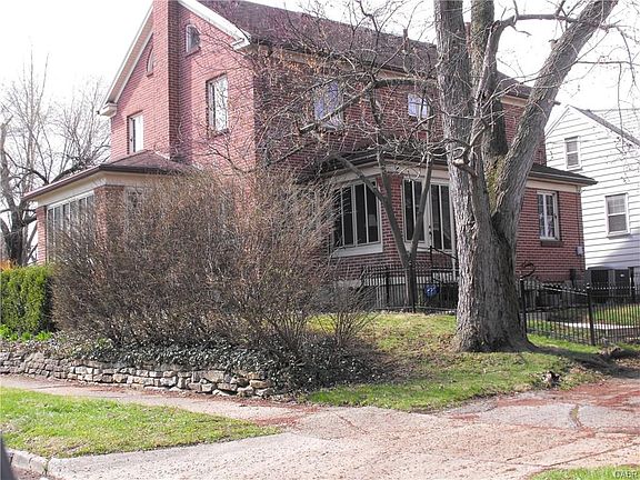 3rd image of 39 Redwood Ave