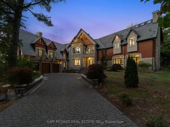 15 Glenview Heights Ln, King, ON L3Y 4V9