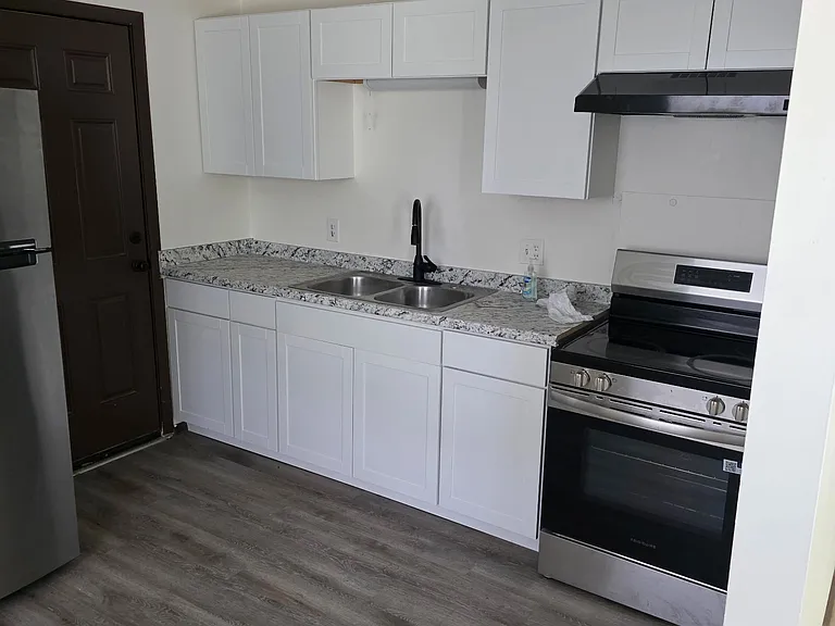 2630 Hyde Ave #B — Photo 4