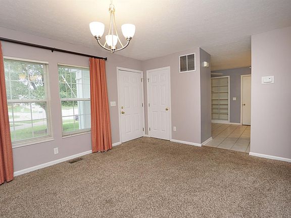 4th image of 7794 Crystal Lake Ln