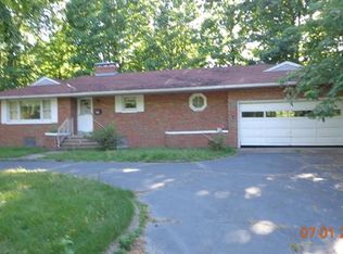 909 S Main St, Coulterville, IL 62237