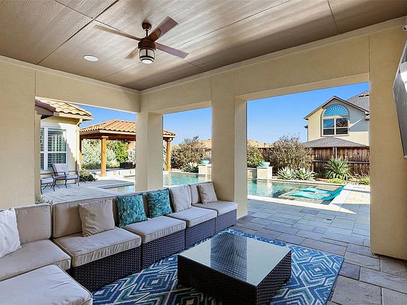 4th image of 12128 Toscana Way