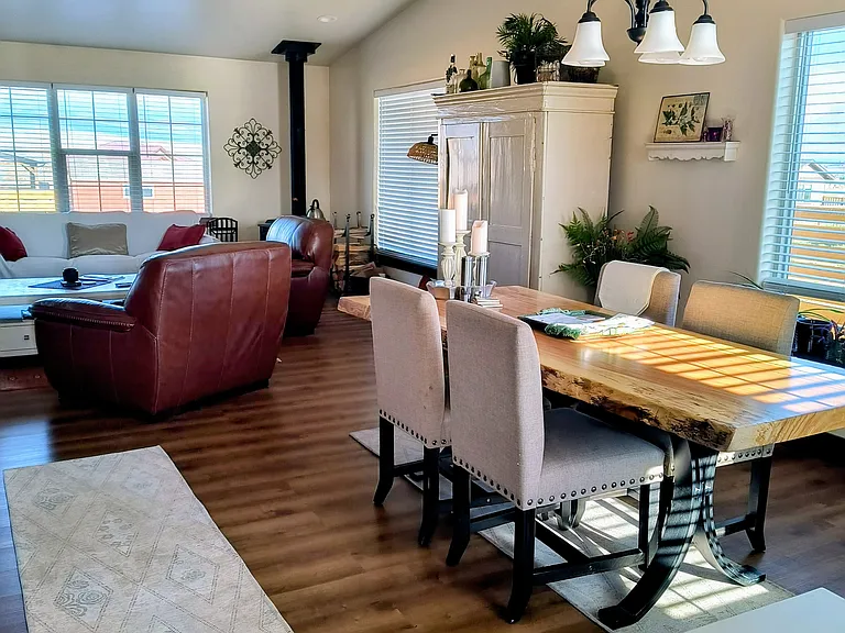 108 Yucca Ln — Photo 2