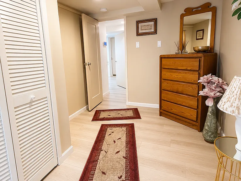 Private Side Entryway