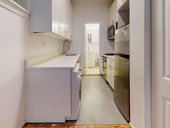 5th image of 340 E 62nd St APT 2A