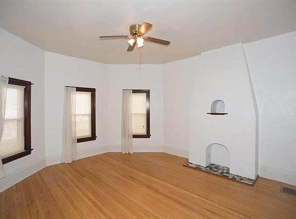 3rd image of 4164 Juniata St