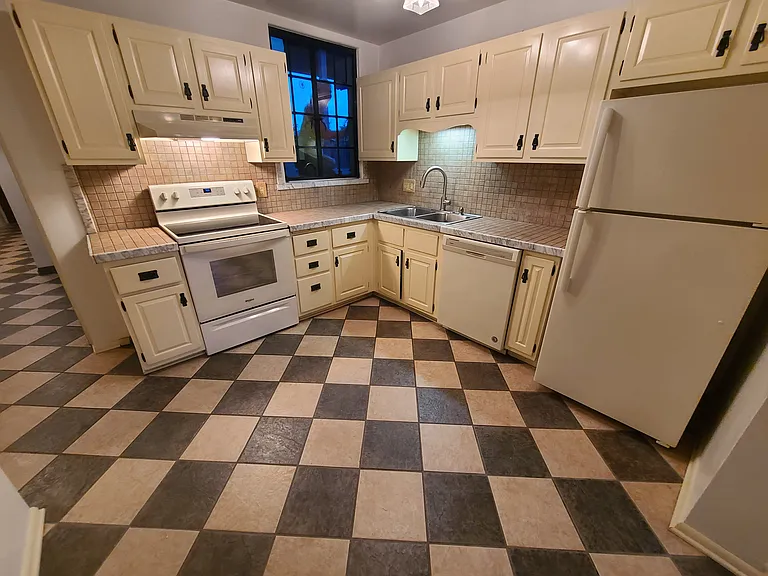 4024 Grand Ave #601 — Photo 9