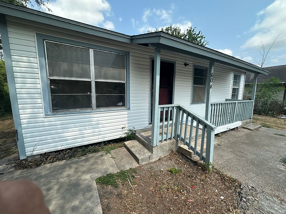 2nd image of 604 Avenue F