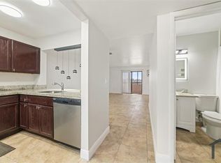 880 NE 207th Ter APT 202, Miami, FL 33179