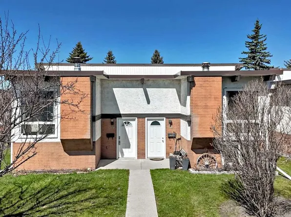 241 SE Pinemont Rd NE, Calgary, AB T1Y 2R4