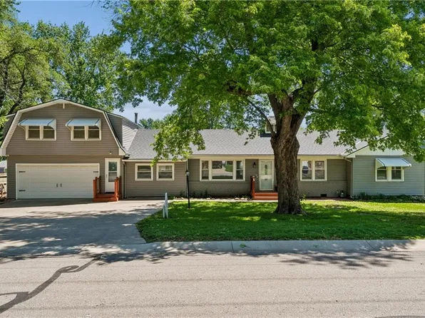 5151 Monrovia St, Shawnee, KS 66216