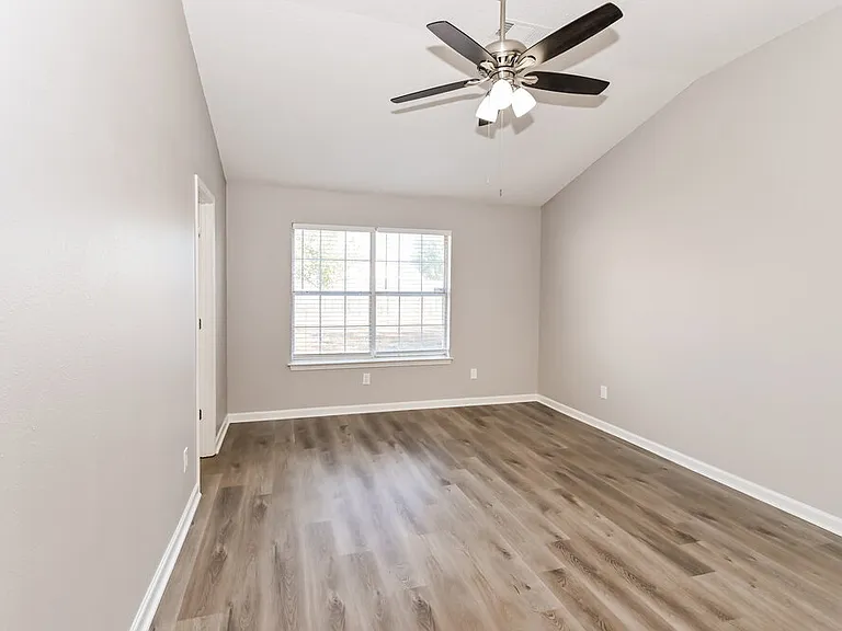 190 Pine Ridge Ln — Photo 8