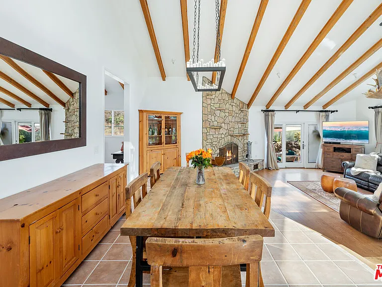 34136 Mulholland Hwy — Photo 11