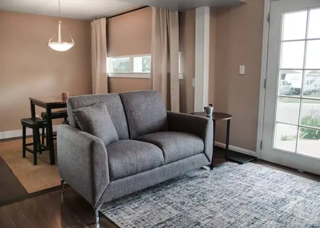 2 bed, 1000 sqft, $1,950 — Photo 2