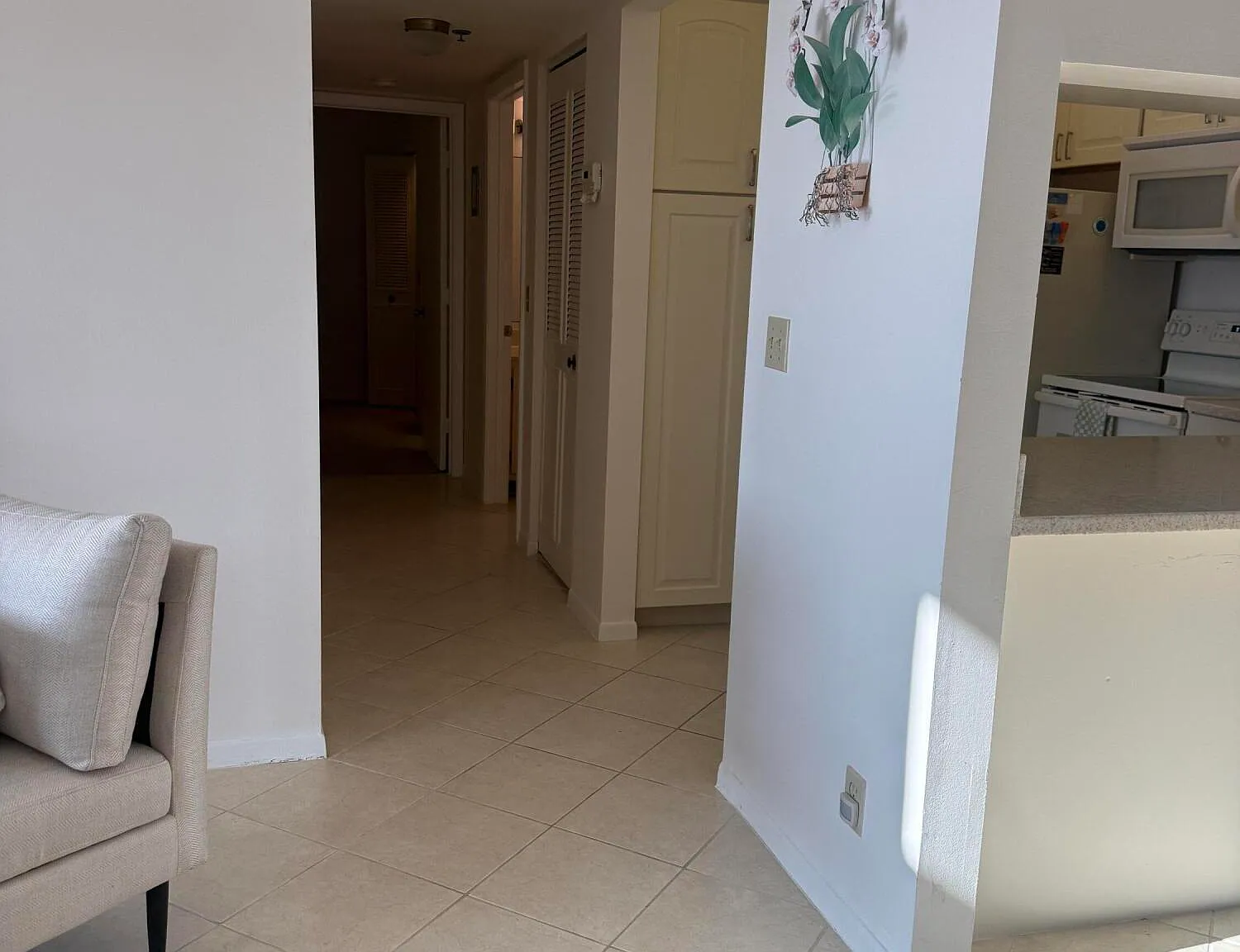 2 bed, 2.0 bath, 1000 sqft, $2,400 — Photo 3
