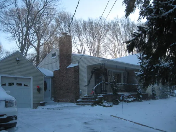 1 Sunrise Ln, Succasunna, NJ 07876