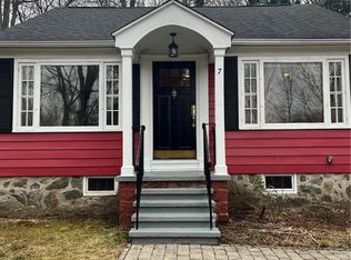 7 Foster St, Middlebury, CT 06762