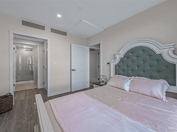 4th image of 43-30 52nd Street