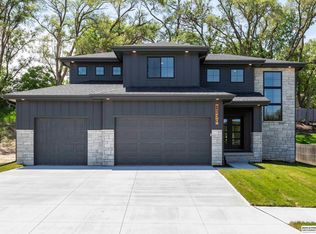 2320 N 188th Ter, Elkhorn, NE 68022