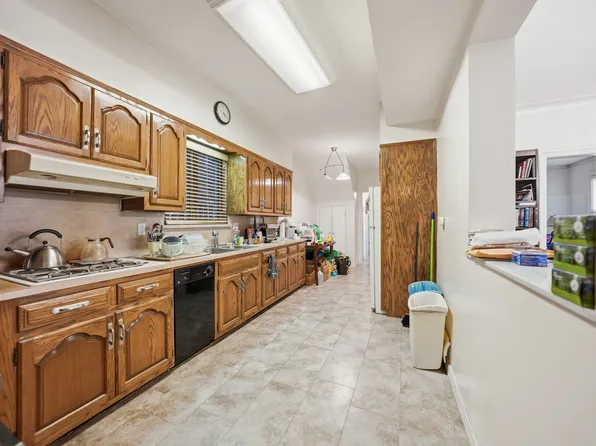 1596 East 17th Street image 3 of 11