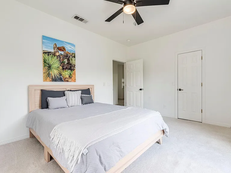 22401 Briarview Dr — Photo 27