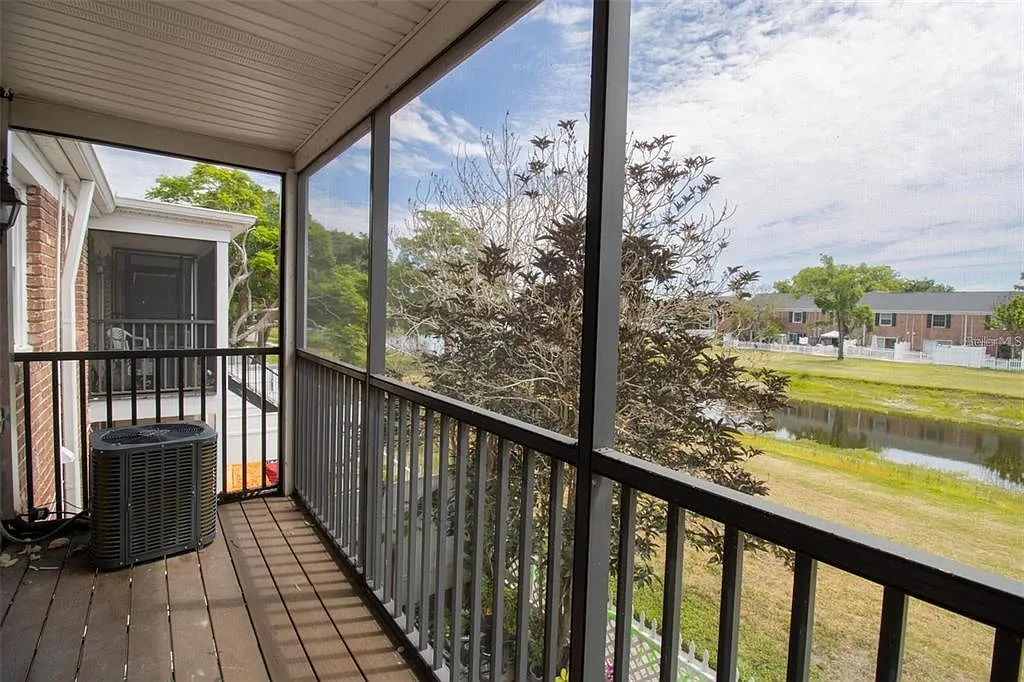 1 bed, 1.0 bath, 644 sqft, $1,350 — Photo 2